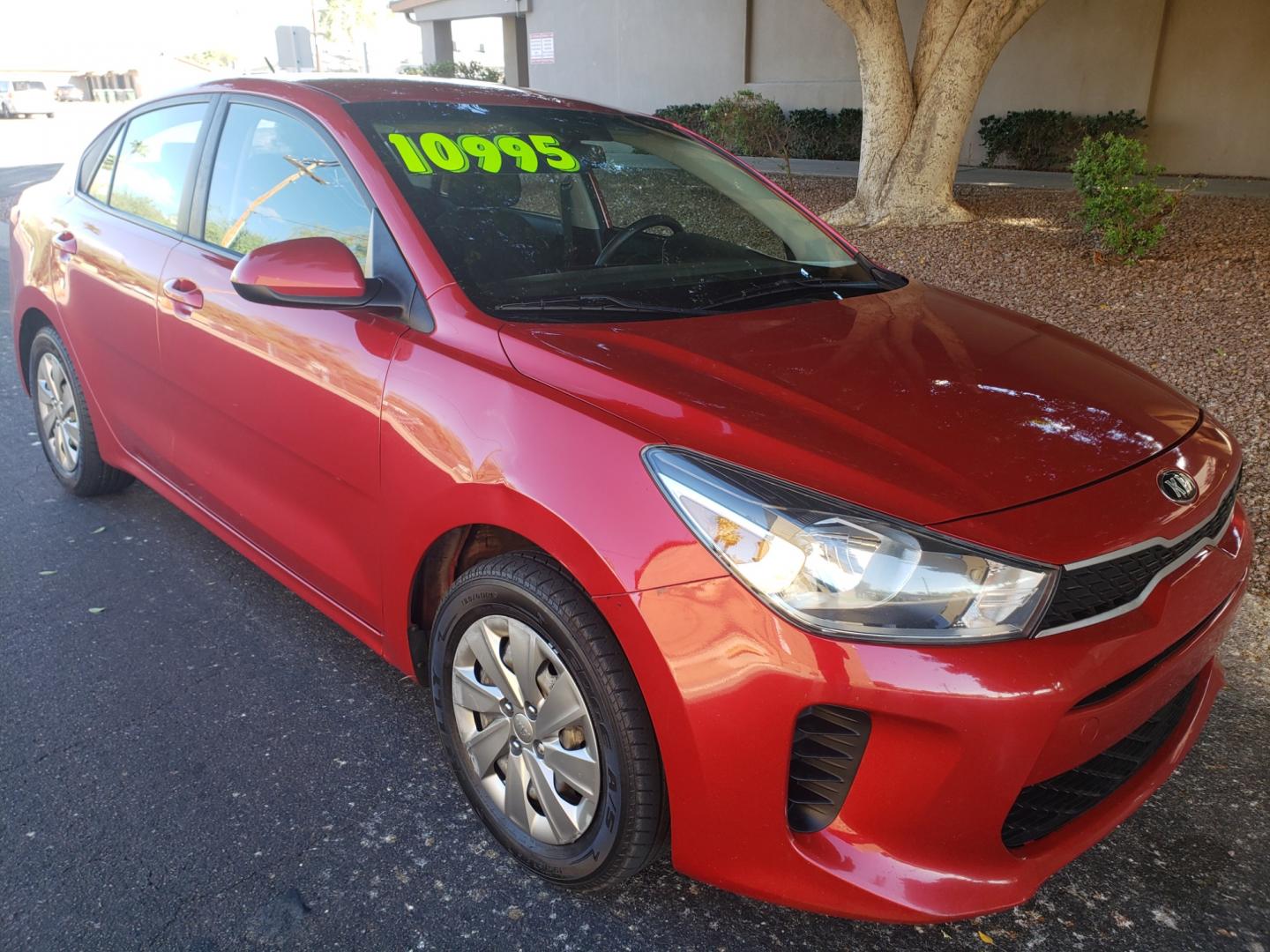 2018 /gray and black Kia Rio S (3KPA24AB4JE) with an 1.6L L4 DOHC 16V engine, 4-Speed Automatic transmission, located at 323 E Dunlap Ave., Phoenix, AZ, 85020, (602) 331-9000, 33.567677, -112.069000 - Photo#2